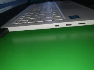 Portátil Asus blanco