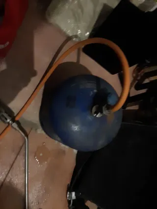 Soplete con manguera y bombona