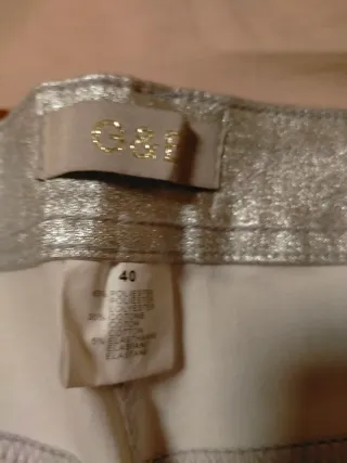 Pantalón pitillo plateado