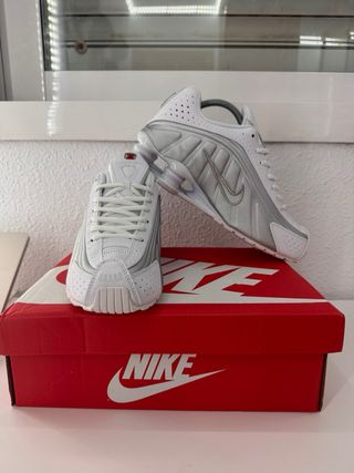 Nike Shox R4 Talla 41 Plata/Blanco