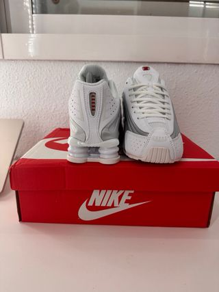 Nike Shox R4 Talla 41 Plata/Blanco