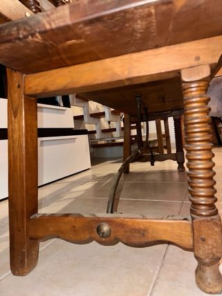 Banco de madera nogal tallado a mano