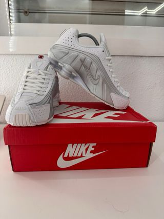 Nike Shox R4 Talla 42 Plata y Blanco
