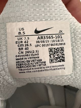 Nike Shox R4 Talla 42 Plata y Blanco