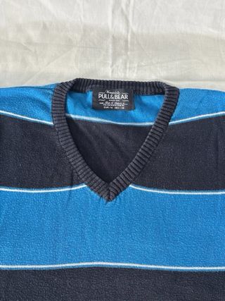 Jersey Pull&Bear rayas azul y negro cuello pico