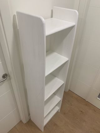 Estantería blanca dormitorio infantil