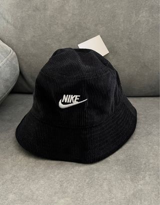 Sombrero bucket Nike negro pana