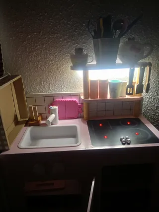 Cocinita y nevera de juguete