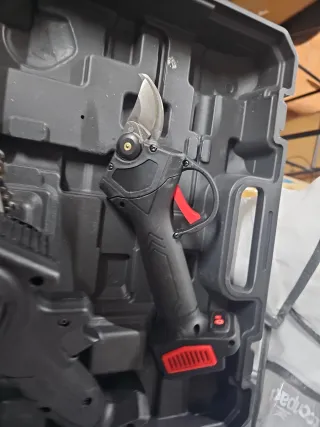 Tijeras podar y mini sierra con baterías