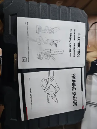 Tijeras podar y mini sierra con baterías