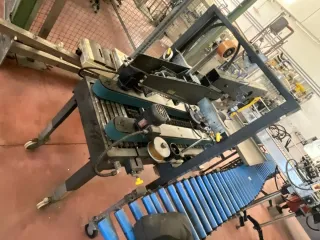 Línea de embotellado industrial