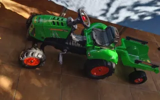 Tractor Juguete Verde con Remolque
