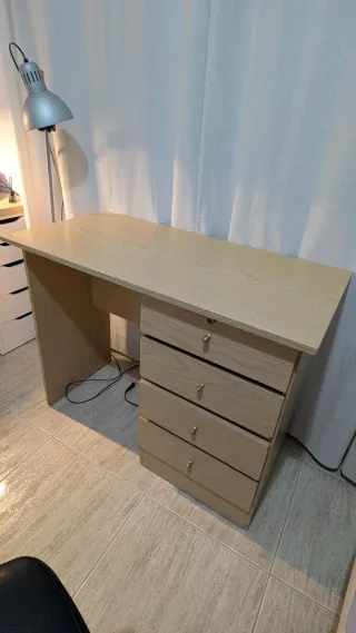 ¡¡¡OPORTUNIDAD!!! Escritorio y silla