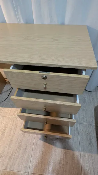 ¡¡¡OPORTUNIDAD!!! Escritorio y silla