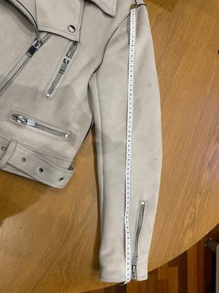 Chaqueta eco piel gris