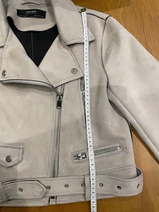 Chaqueta eco piel gris