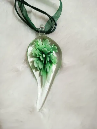 Colgante vidrio soplado flor verde