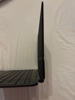 MAGIC KEYBOARD iPAD PRO 11” M4 y M5 Negro ORIGINAL