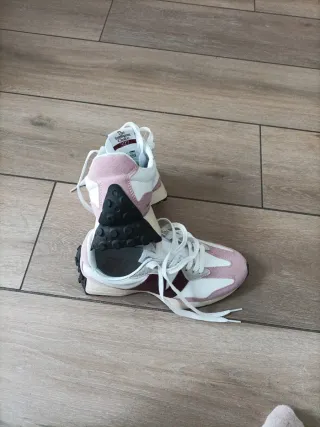 Zapatilla NB  Rosa y Blanco