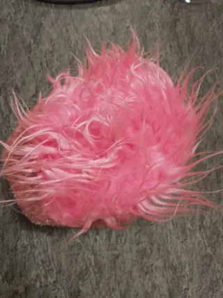 Berretto rosa foderato decorato con pelo
