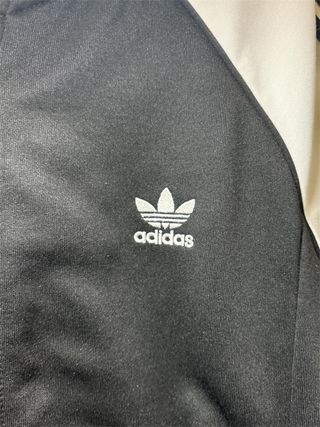 Chaqueta Adidas SST Negra y Blanca