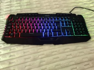 Teclado Gaming KROM RGB Lo vendo por falta de uso