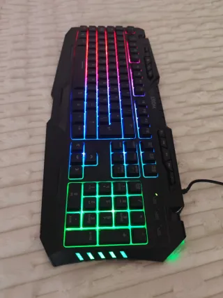 Teclado Gaming KROM RGB Lo vendo por falta de uso