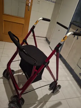 Andador Plegable Rojo con Asiento y Bolsa