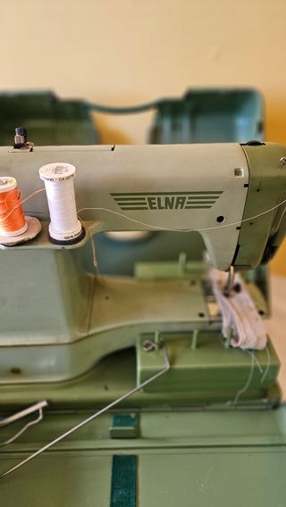 Máquina de coser Elna Supermatic