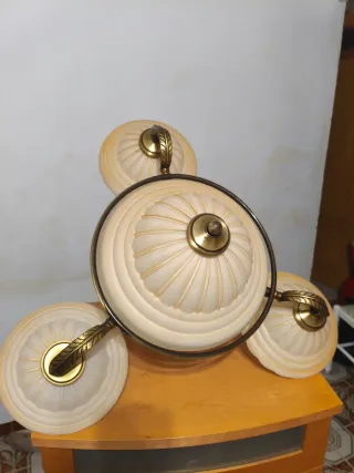 Lámpara colgante antigua de metal y cristal