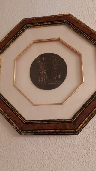 Cuadro Octogonal Marco Madera y Metal