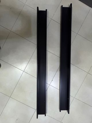 2 Estanterías de madera de color negro