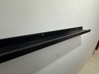 2 Estanterías de madera de color negro