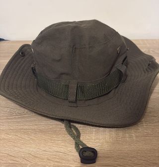 Sombrero de montaña verde