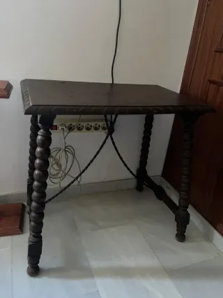 Mesa Castellana Antigua Madera Oscura