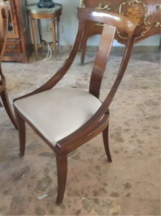 Muebles antiguos: varias calidades y diseños.