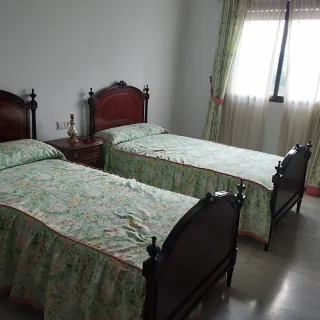 Dormitorio infantil caoba