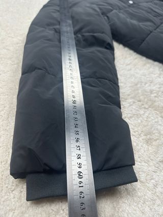 Chaqueta corta Ellesse negra con capucha