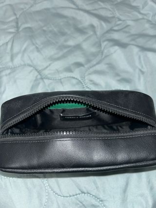 Bolso neceser Tommy Hilfiger negro