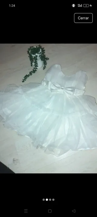 Vestido blanco para bebé con lazo
