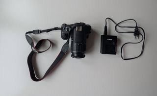 Cámara Canon EOS 1200D + Complementos