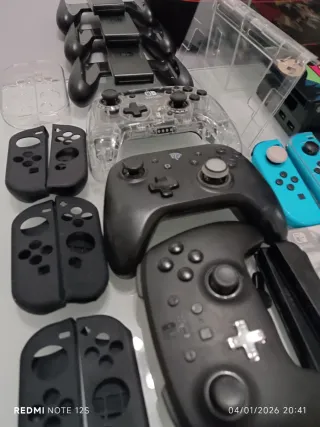Nintendo Switch + Accesorios y Juegos