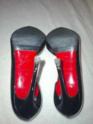 Tacones Christian Louboutin Iriza Negros