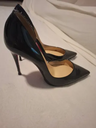 Tacones Christian Louboutin Iriza Negros