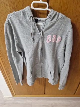 Sudadera GAP gris con logo rosa mujer