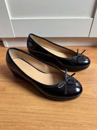 Bailarinas negras charol con cuña