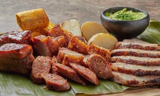 PICADAS DE CERDO AL BARRIL