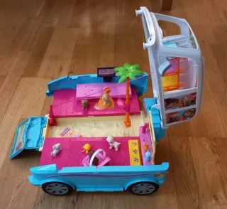 Coche y Parque de perritos Barbie + 4 Barbies