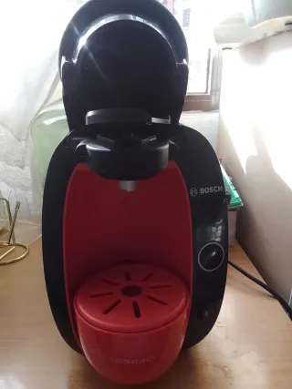 Cafetera Bosch Tassimo Roja