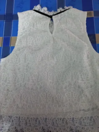 Top encaje blanco cuello alto t.36